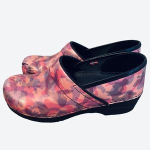 Dansko Professional Clogs Size 39 (8.5-9)